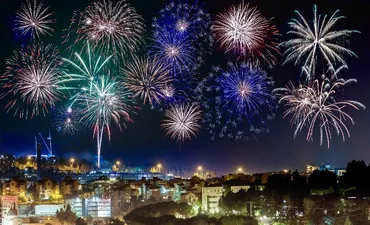 名港水上芸術花火2022の時間や無料の穴場スポット、花火の口コミ情報大公開！ 