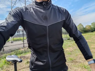 レビュー】ワークマンムーブアクティブサイクルウォームジャージ~長袖&裏起毛。円で買える冬用サイクルジャージ~