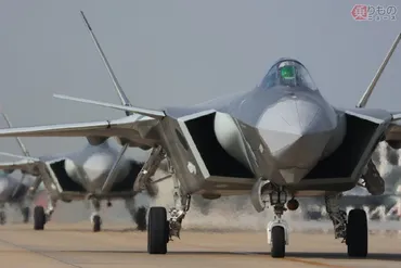 中国の大型ステルス戦闘機に世界初の仕様デビュー!驚きの使い方を想定