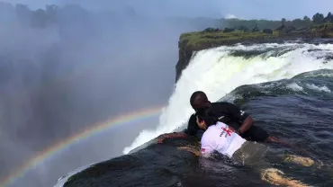 恐怖の絶景!?ヴィクトリアフォールズのデビルズプールに行こう!