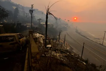 米ロス山火事、右派メディア司会者らが被災支援の引き留め求める「リベラル」の責任と主張