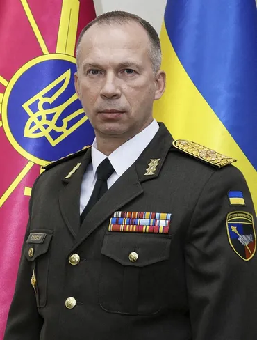 ウクライナ軍の新総司令官、戦術転換を踏襲の意向大局観に疑問の声