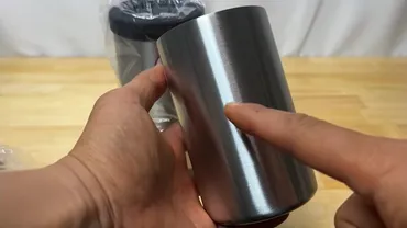 ダイソー保冷缶ホルダー徹底比較！夏のアウトドアを快適にする？ダイソー：真空二重ステンレス缶ホルダーとペットボトルホルダーの実力検証
