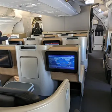 カンタス航空QF26便搭乗記：羽田発シドニー行き夜行便の機内食と座席は？QF26便の機内食、座席、最新情報まとめ