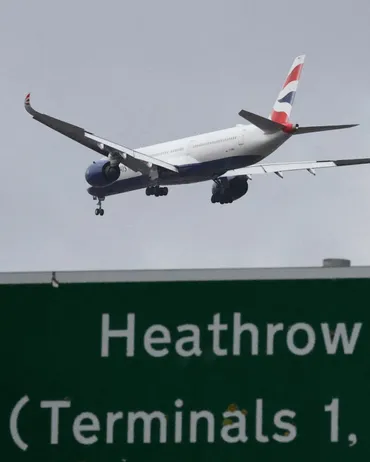 英ヒースロー空港終日閉鎖、変電所火災で停電世界的に航空便混乱
