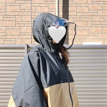 ワークマン】「傘いらず」「雨が楽しみになりました！」円の『最強ポンチョ』顔まわりもリュックもまるっとカバーできちゃうよ！《着用レビュー》