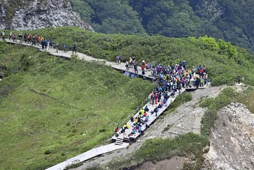 鳥取・大山で夏山開きの山頂祭約人が参加、登山の安全願う
