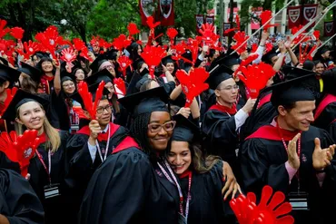中国人留学生ビザ取り消しで「敵に塩を送る」トランプ政権。「共産党とのつながり」基準もあいまい 