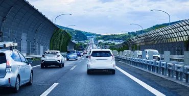 渋滞時の運転で注意すべきこととは。トヨタの先進安全技術も紹介！ 