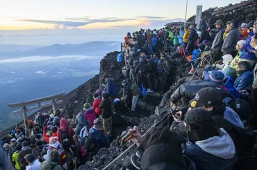 富士山登山鉄道構想の是非をめぐり