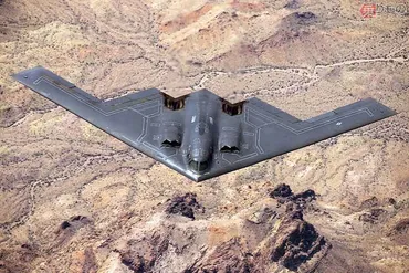B-2爆撃機：ステルス技術の粋を集めた戦略爆撃機とは？B-2スピリット爆撃機の秘密：ステルス性能、設計、そして実戦