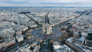 フランス移民政策の変遷と社会問題：2007年改正から最新情報まで、多文化共生への課題とは？フランス移民政策：2007年改正と社会問題、英国との協力、日本の教訓