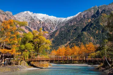 上高地の紅葉時期の見ごろはいつ?混雑情報やおすすめスポットも紹介!