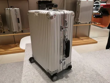 RIMOWA国内正規品が20%オフで購入できる。国内免税店Tギャラリア沖縄おもろまち by DFSで買うのが安い。国内正規・海外並行輸入品販売価格比較。  