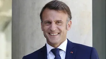 マクロン大統領ベトナム公式訪問：両国の関係深化と未来への戦略的パートナーシップ？ベトナム訪問で合意された、経済、安全保障、文化、エネルギーなど多岐にわたる協力関係