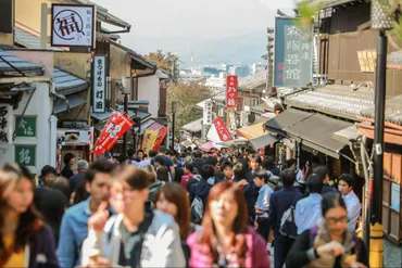 オーバーツーリズムとは?解決策や自治体の対策事例を紹介