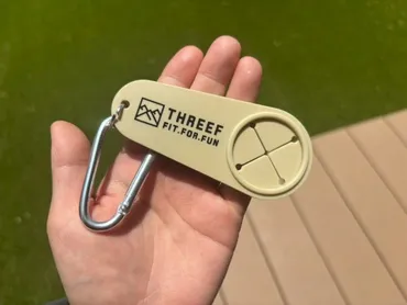 セリア】もうバッグの中で迷わない! カラビナ付きタオルホルダーが激しく便利だったが、気になる点も少しだけ!