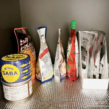 ダイソー】狭いキッチンに革命起きた…!ありそうでなかった「天才スタンド」調味料をスッキリ収納できるの!