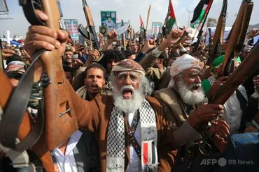 フーシ派、空港狙い極超音速ミサイル2発発射 イスラエル軍迎撃 写真3枚 国際ニュース:AFPBB News