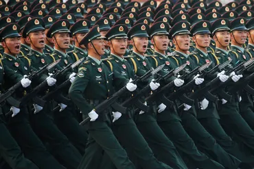 中国、24年国防費は7.2％増 台湾統一巡り「平和的」の文言削除 