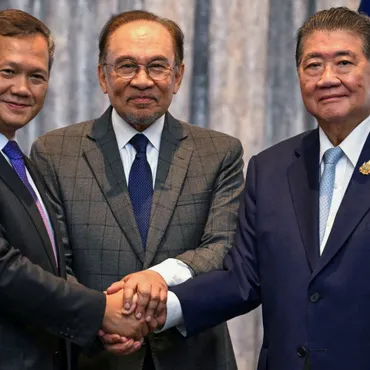 タイとカンボジア首脳が停戦合意、マレーシア仲介で軍事衝突に終止符 