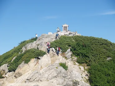 甲斐駒ヶ岳登山ガイド：アクセス、ルート、絶景、黒戸尾根？甲斐駒ヶ岳：日本百名山の魅力と登山ルート