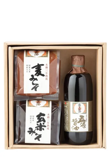 昔ながらの木樽・木桶仕込みの製法を受け継ぐ伝統蔵】 