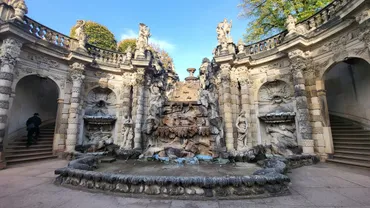 ツヴィンガー宮殿:ドレスデン中心地にあるバロック建築の傑作【ドレスデンおすすめ情報】
