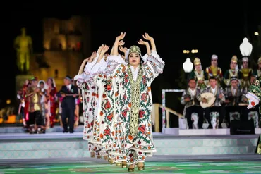 ウズベクダンス / Uzbekistan Folk Dance – ウズベキスタン文化観光局