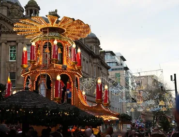 イギリス】本場ドイツ式！バーミンガムの大規模クリスマスマーケットの様子はこちら！ 