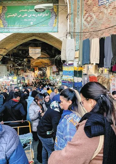 ヒジャブ規制強化、イランで再び 風紀警察が巡回、若者反発「自由のため屈せず」:中日新聞Web