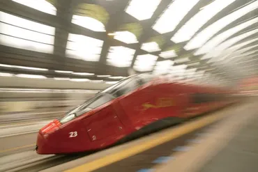 vol.16 旅情とスリルに満ちたイタリア・ミラノの鉄道情景 – SANYO CHEMICAL MAGAZINE