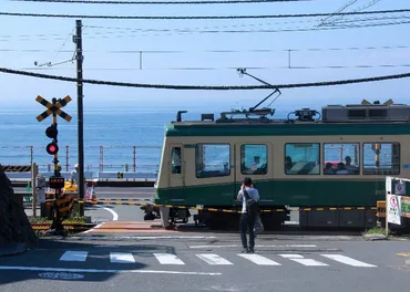 江ノ電散歩4『スラムダンク』の踏切がある湘南の海岸へ ~七里ヶ浜駅・鎌倉高校前駅~