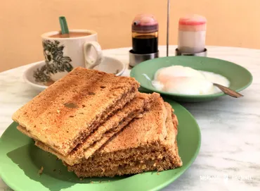 炭火焼は本店だけ!シンガポールの朝は元祖「ヤクン・カヤトースト」
