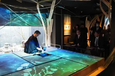 京都駅直結「光の茶室」出現「知る人ぞ知る…」から新名所に変貌?