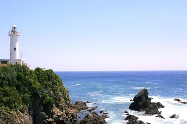 大王埼灯台の魅力とは？絶景と歴史と灯台ミュージアム！（三重県志摩市）？大王埼灯台：日本の灯台50選、海の難所を見守る白亜の灯台