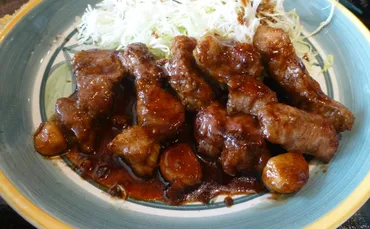 四日市とんてき徹底解剖！定義から人気店、お店情報まで (？)四日市名物！厚切り豚肉とニンニクが決め手のソウルフード