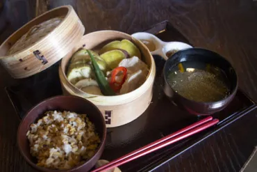 ドラマにも登場!築90年の洋館「薬膳喫茶KURA」で心と体をゆるめるひと時【小田原・板橋】
