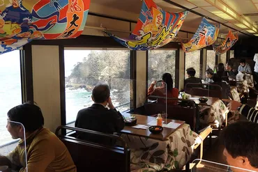 冬の名物「こたつ列車」 温まりながら三陸の絶景と味覚を