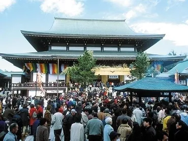 成田山新勝寺の魅力とは？参拝方法、おみくじ、お守り、見どころを徹底解説！成田山新勝寺の参拝ガイド：歴史、見どころ、おみくじ、お守りの魅力を紹介