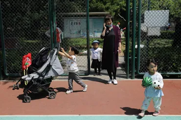 中国、少子化対策で育児補助金 3歳未満に年500ドル