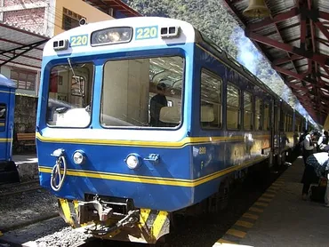 マチュピチュ行きの鉄道『ペルーレイル』クスコ~マチュピチュ、オリャンタイタンボ~マチュピチュと何れも赴きのある絶景列車