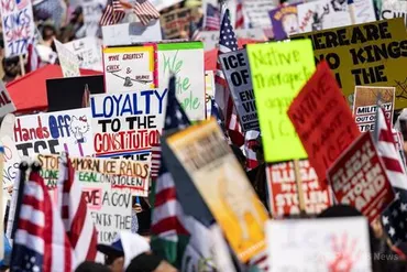 トランプ氏就任半年、不法移民政策への支持低下 世論調査 写真5枚 国際ニュース:AFPBB News