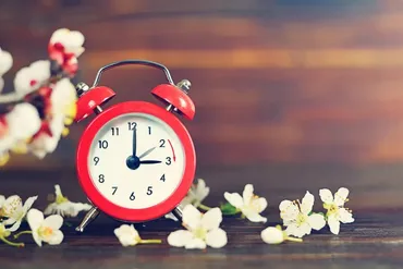 なし崩し?で継続する欧州のサマータイム 「最後の1年」のはずだった今年も現状維持 米国では23年廃止へ