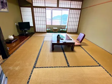燕温泉 ホテル花文宿泊記 渓谷が望める露天風呂は湯も極上!春は山菜、秋は手打ち蕎麦がおいしい宿に一人泊