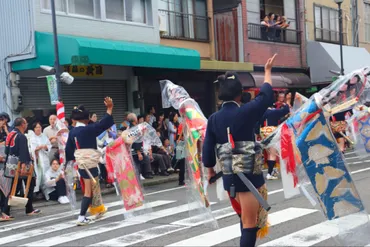 静岡の奇祭「島田大祭 帯まつり」2本の大太刀に金襴緞子の丸帯を下げた大奴が練り歩く!