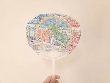 大阪・関西万博】万博地図入りうちわの作り方完全ガイド│意外と簡単!でもあると超便利!作り方の手順と辻さんについてとうちわ活用法をご紹介!