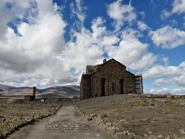 トルコ東部国境の街カルス&美しい廃墟゛千と一の教会がある都゛アニ遺跡を巡る旅』カルス(トルコ)の旅行記・ブログ by mishmishさん【フォートラベル】