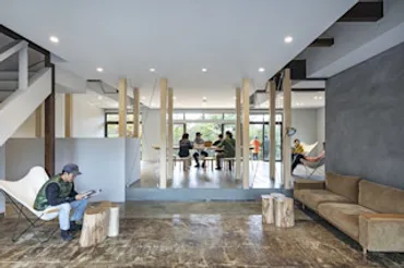 コワーキングスペース完備 