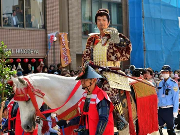 金沢市内が1年で1番賑わいを見せる夏の風物詩「百万石まつり」 加賀とび行列に鎧武者の大名行列の登場に加賀百万石の城下町が今年1番の大歓声に包まれましたぁー\(゜ロ\)(/ロ゜)/